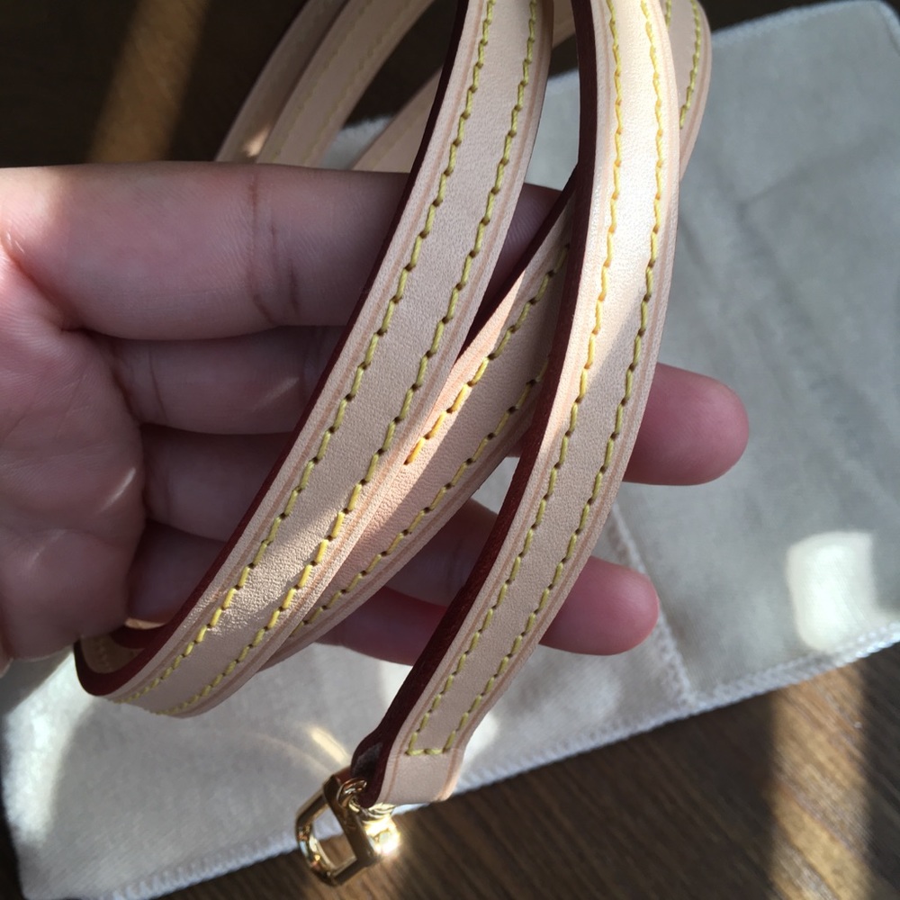 Louis Vuitton Eva clutch vachetta strap - Picture 2 of 4